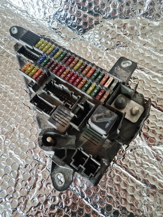 BMW E60 5 SERIES REAR FUSE BOX 6906618 2004-2007 AS33 SA