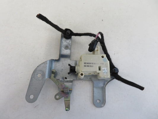 VOLKSWAGEN VW BEETLE FUEL FLAP ACTUATOR 3B0959781A 1999-2005 1641-7