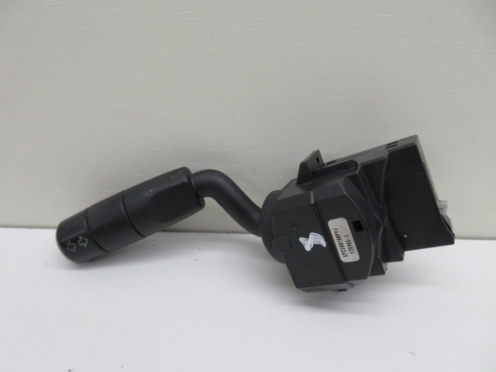 LAND ROVER DISCOVERY 3 INDICATOR STALK XPC500100 2005-2009 1212-8