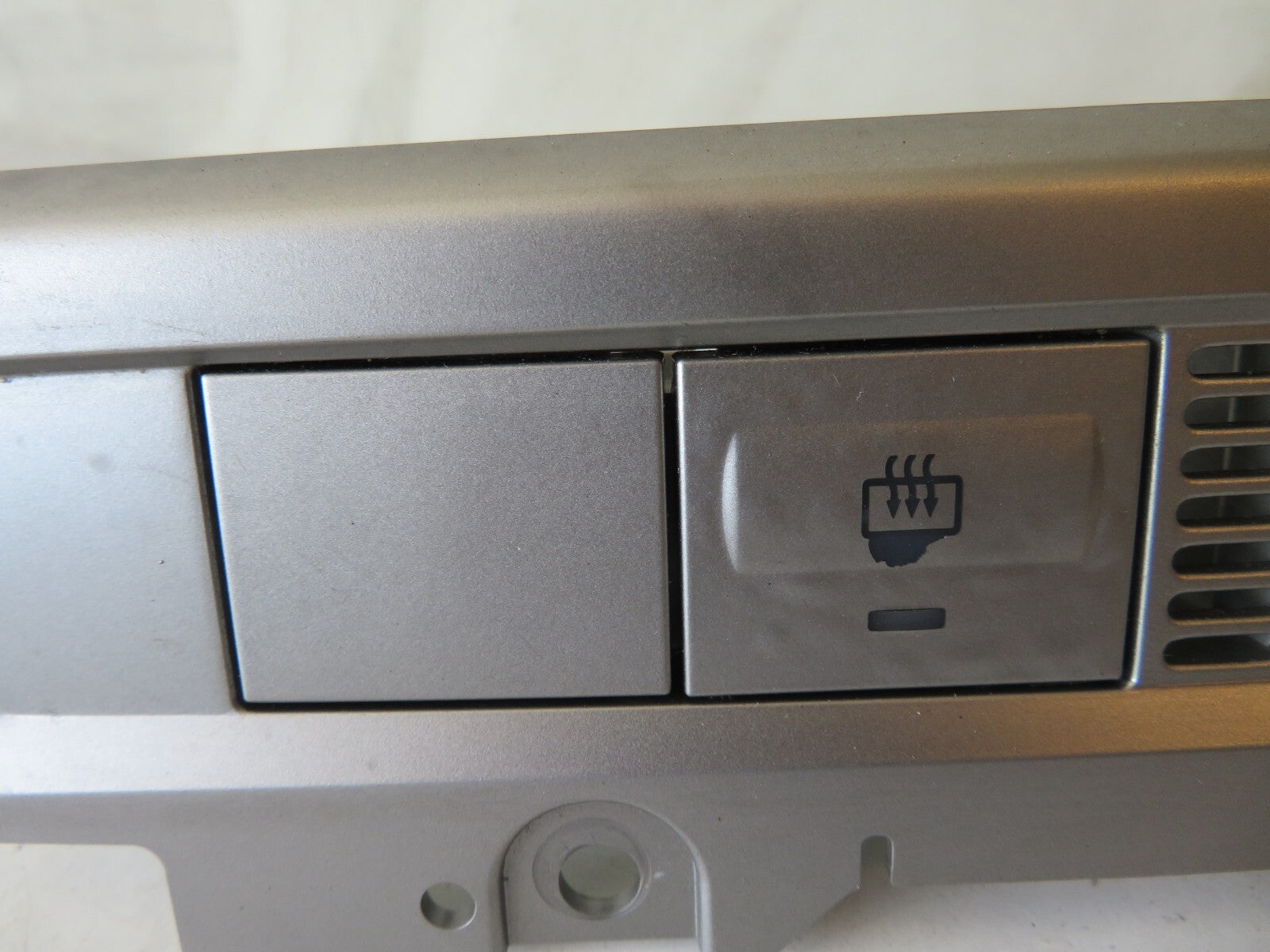 FORD FOCUS MK2 WINDOW DEMIST SWITCHES (SEE PHOTOS) 2008-2011 AMS1534