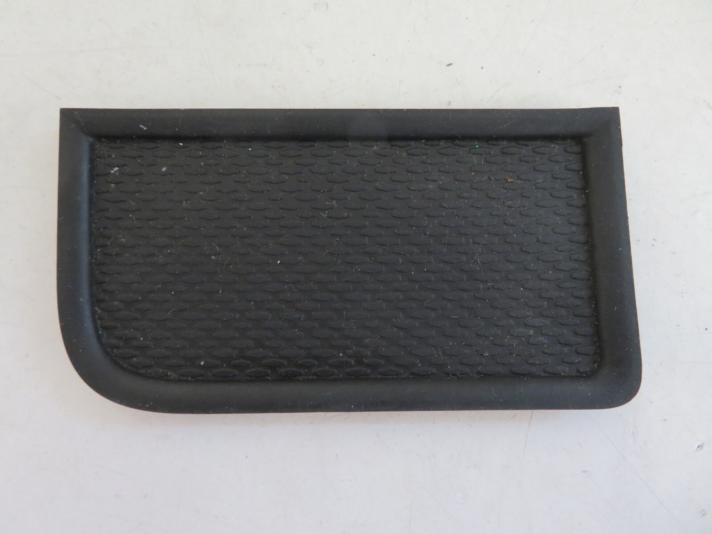 PEUGEOT 4007 NSF DOOR CARD RUBBER INSERT TRIM 2007-2012 A1315-12