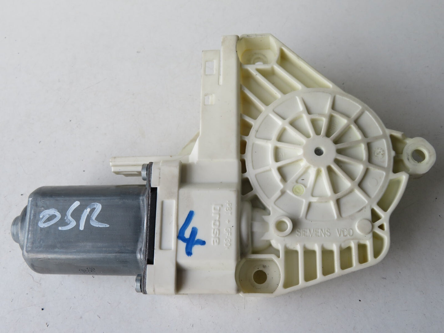 LAND ROVER DISCOVERY 3 OSR WINDOW MOTOR 09026-617 2005-2009 AMS1115-4