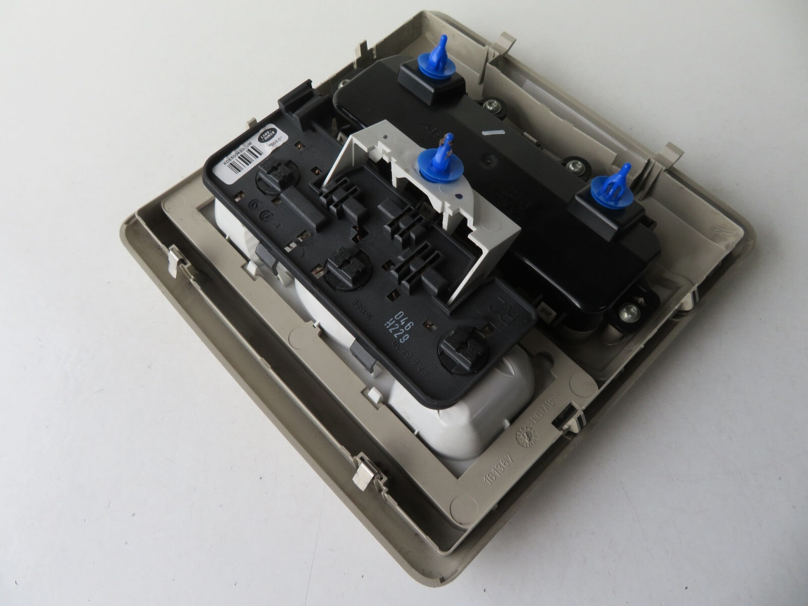 LAND ROVER DISCOVERY 3 INTERIOR ROOF LIGHT 2005-2009 AMS1115-1