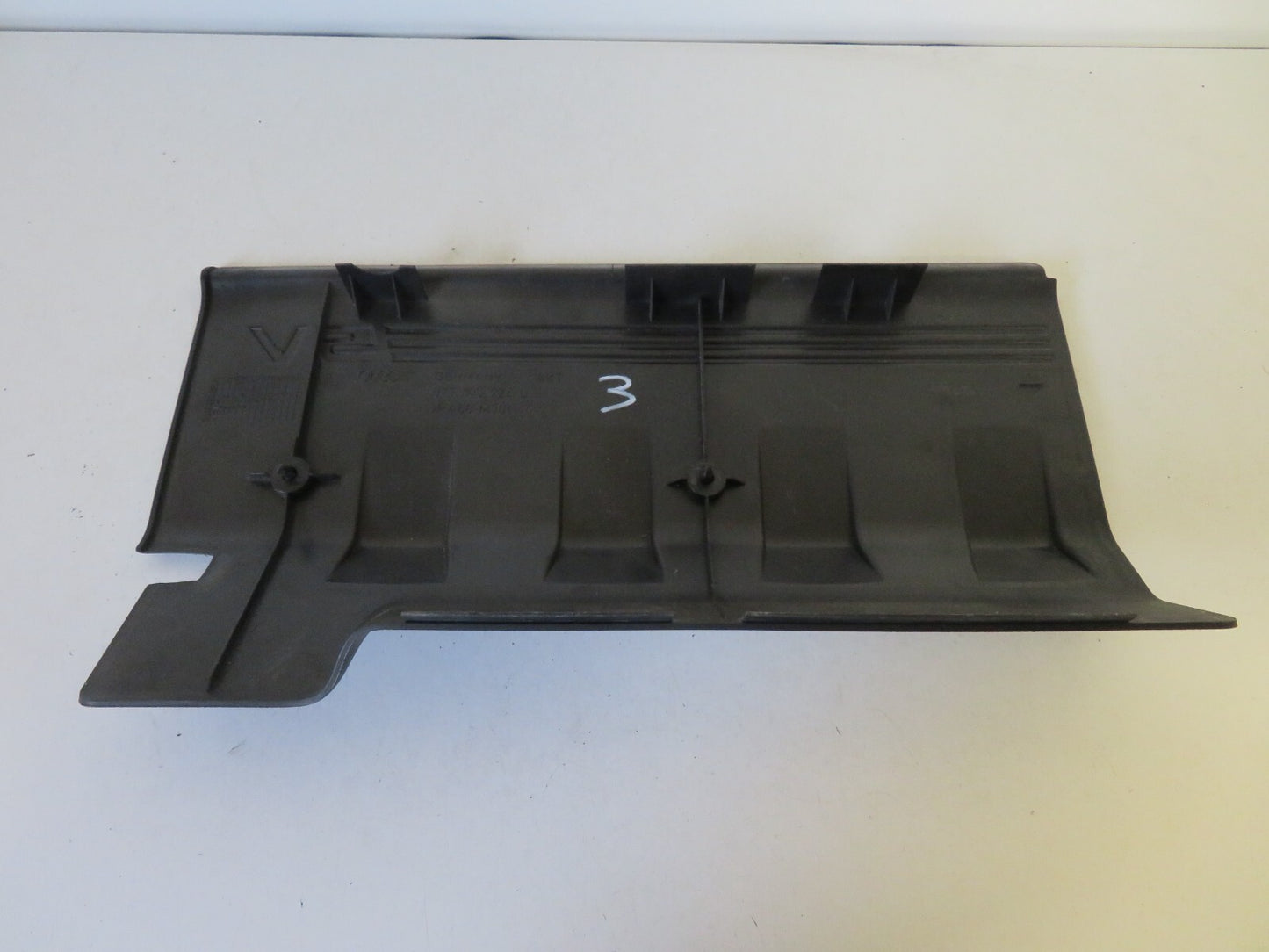 AUDI A8 D2 V8 3.7 ENGINE COVER 1998-2002