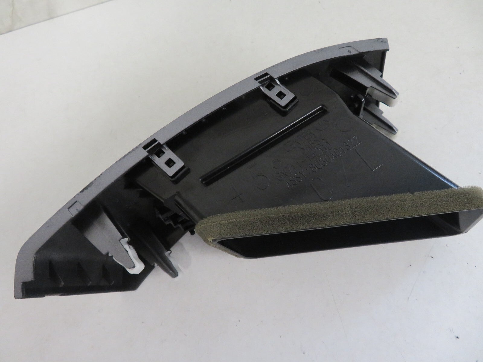 PEUGEOT 4007 DASHBOARD CENTER LEFT AIR VENT GN711-14260 2007-2012 1603-7