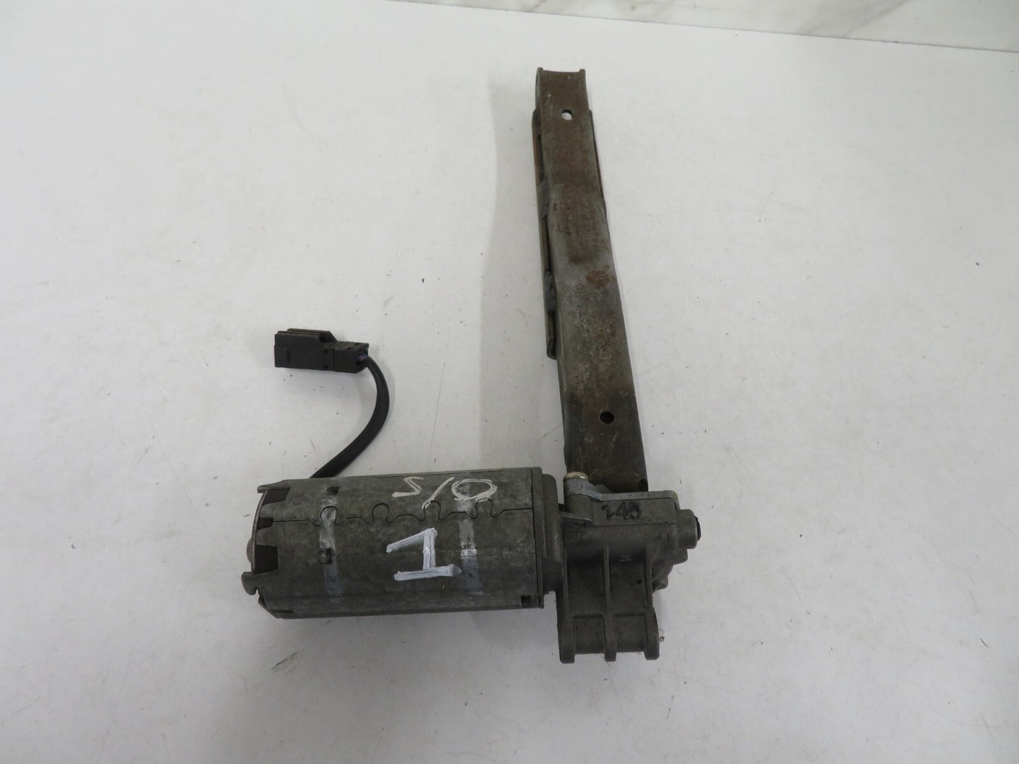 ROVER 75 OS FRONT SEAT ADJUSTER MOTOR 9450318B 1999-2005 1626-1