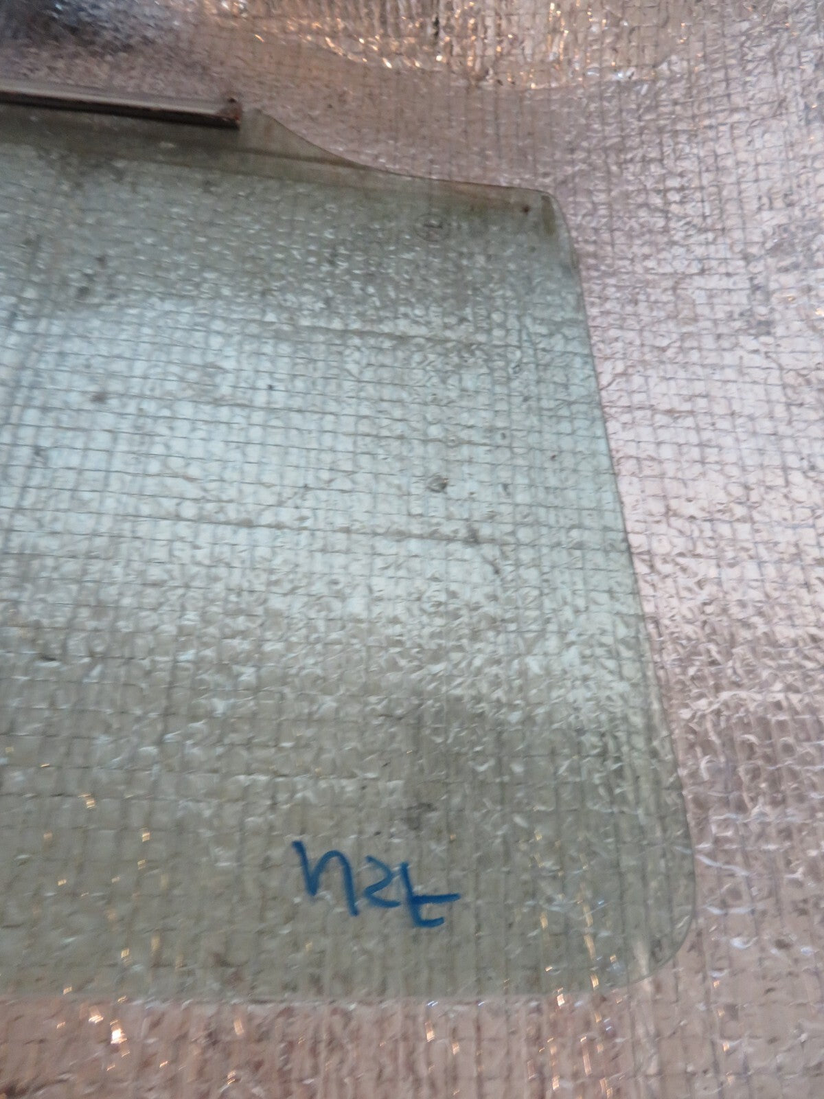 SUZUKI JIMNY NSF PASSENGER WINDOW GLASS 1998-2018