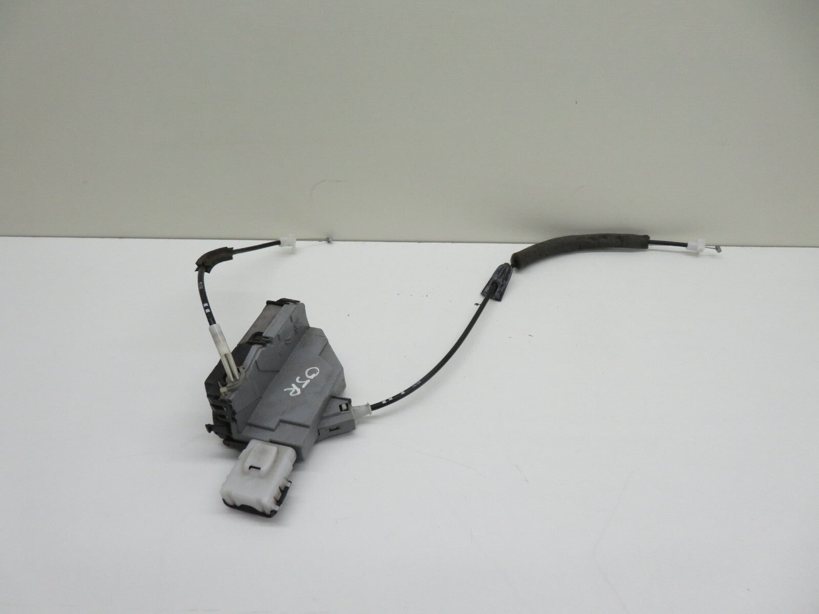CITROEN C5 X7 OSR DOOR LOCK CATCH PSA574394 2008-2015 1528