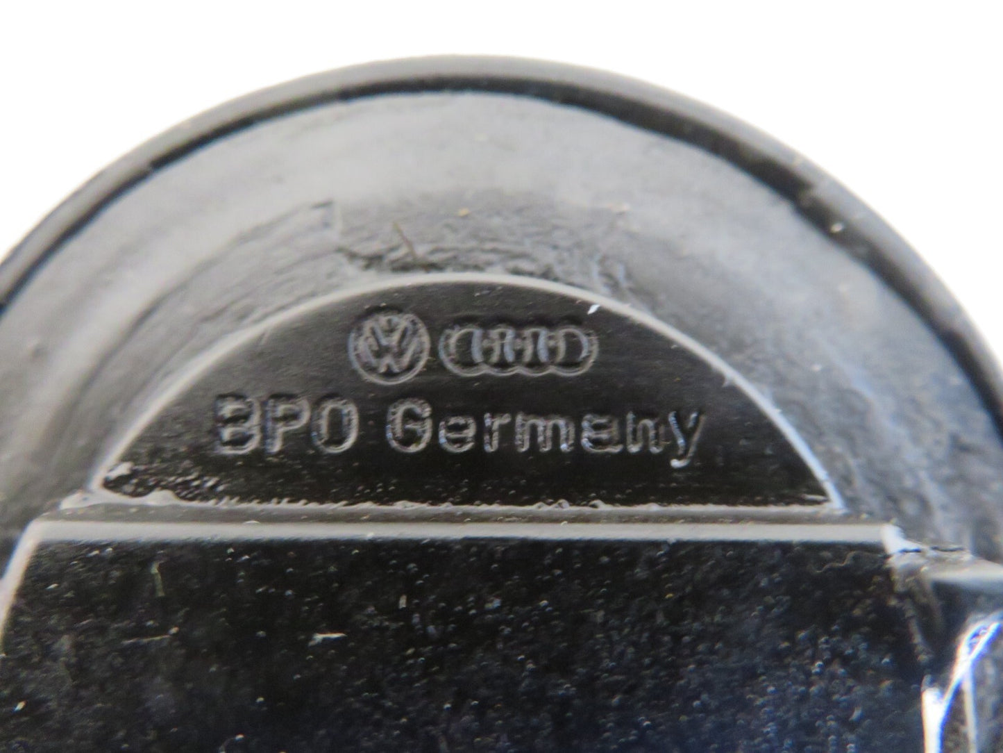 AUDI A8 D2 ENGINE OIL CAP 1998-2002 A1636-19