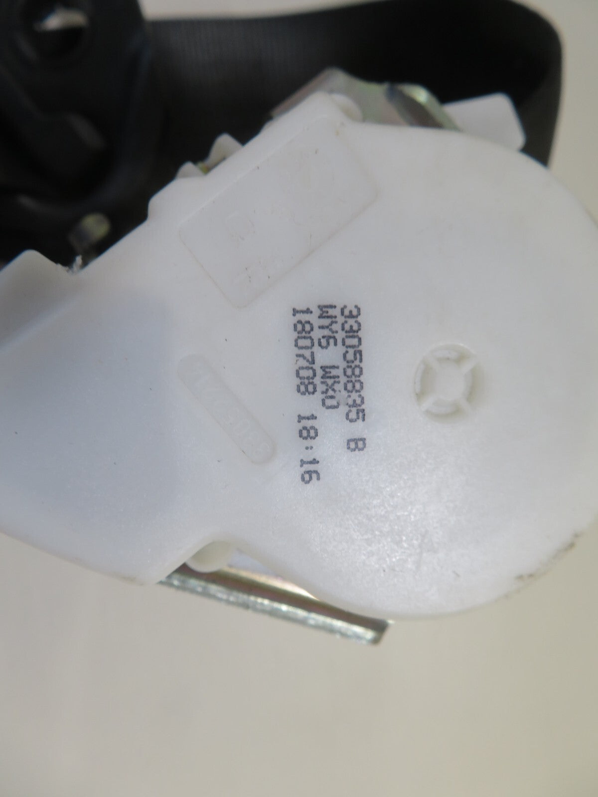 VOLKSWAGEN VW TOURAN REAR SEAT BELTS MIDDLE THIRD ROW CADDY 2K 2003-2009 1347-2