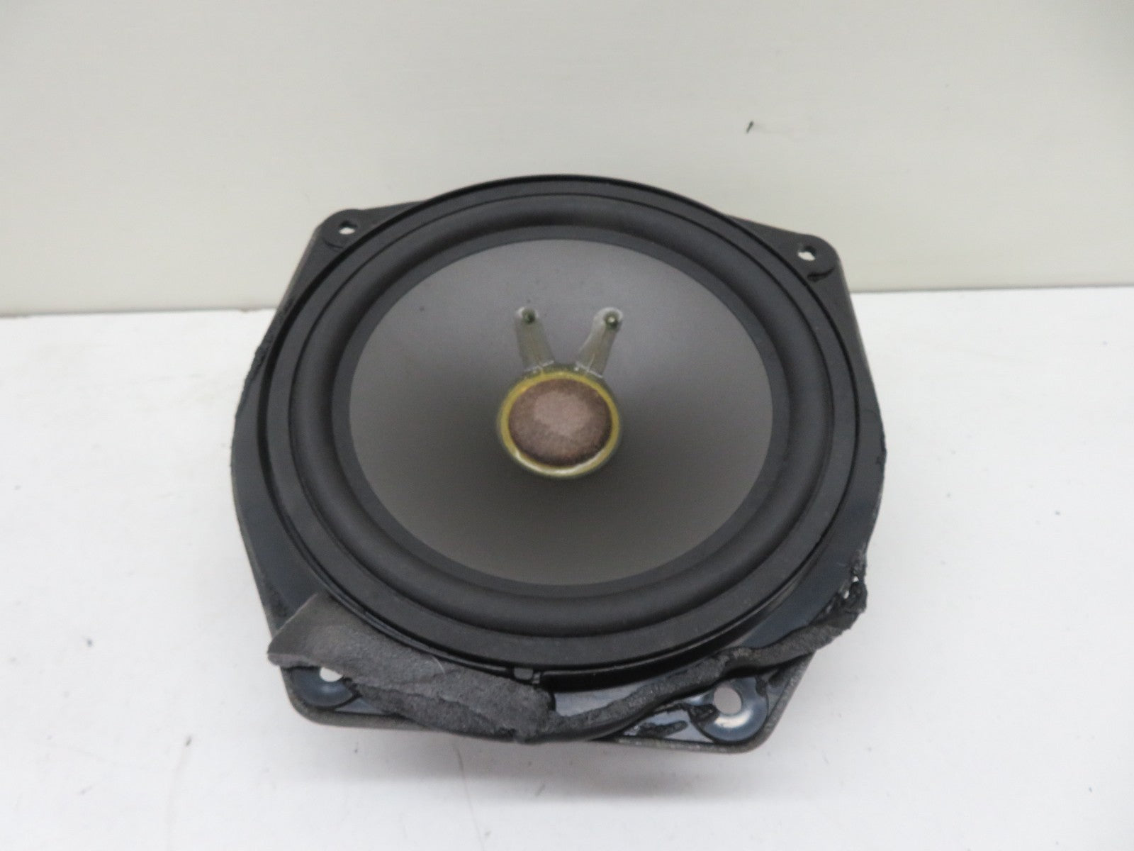 LAND ROVER FREELANDER 1 DOOR SPEAKER HARMON KARDON XQM101591 2004-2006 1672-17