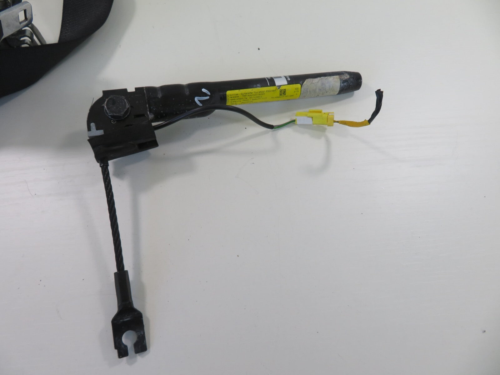 FIAT 500 OSF DRIVER SEAT BELT WITH TENSIONER 07354654010 2007-2014 1728-2