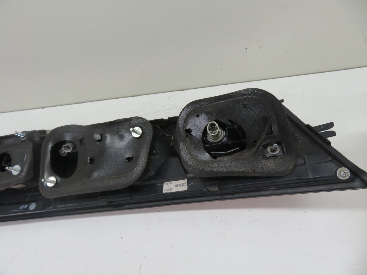 HONDA CIVIC MK8 REAR CENTER TAIL LIGHT HANDLE 2006-2011