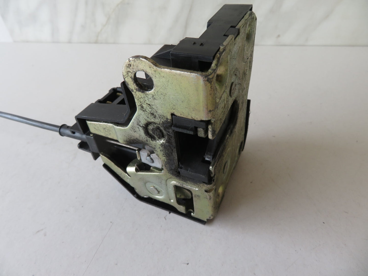 RENAULT SCENIC MK1 NSF PASSENGER DOOR LOCK CATCH 1999-2003 AMS1233