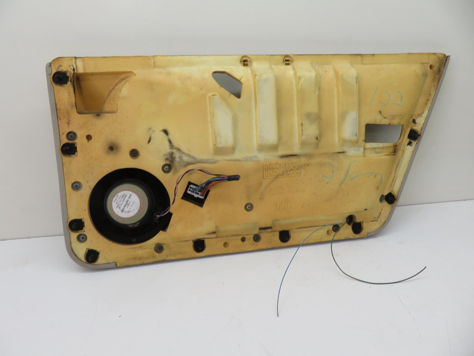 JAGUAR XJR NSR REAR PASSENGER INTERIOR DOOR PANEL WITH SPEAKER ASHTRAY 1994-2001