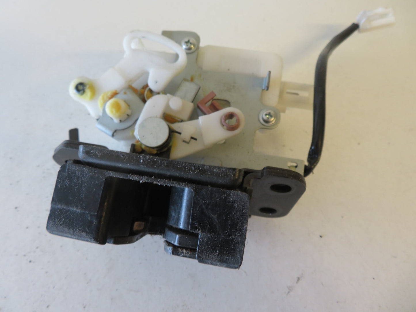 MAZDA 5 TAILGATE LOCK CATCH 2005-2010 AMS1547