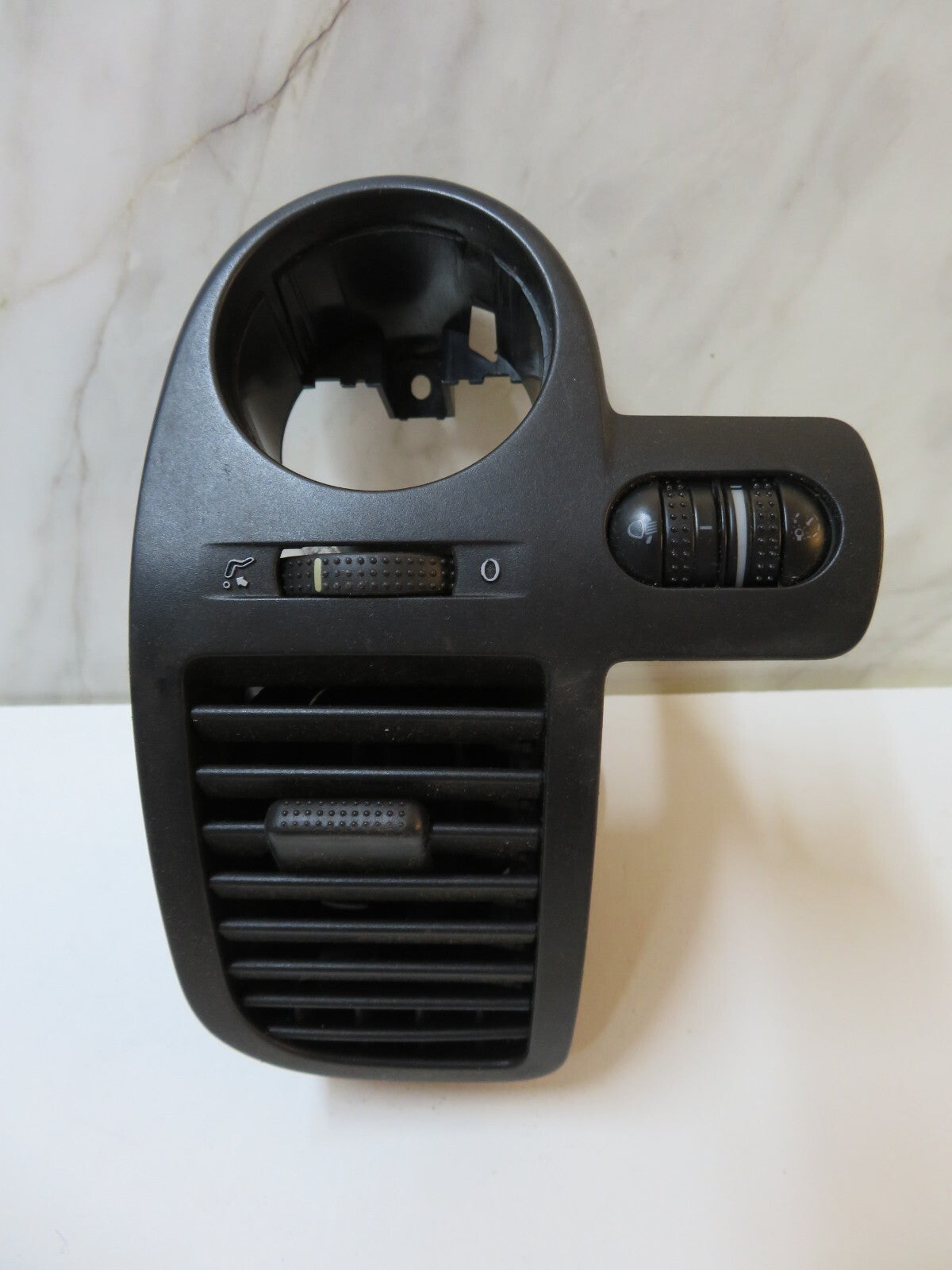VOLKSWAGEN VW POLO 6N2 OS DRIVER AIR VENT 6X2819703 1999-2003 B8-2