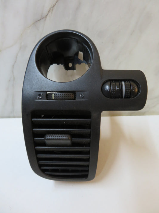 VOLKSWAGEN VW POLO 6N2 OS DRIVER AIR VENT 6X2819703 1999-2003 B8-2