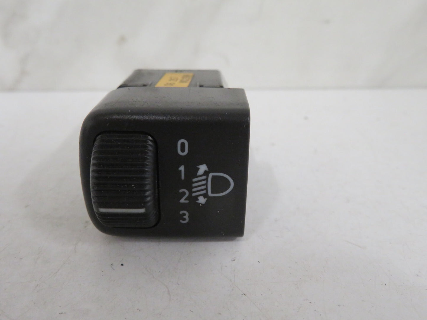 SAAB 93 9-3 HEADLIGHT LEVEL SWITCH 5106257 1998-2002 SB20