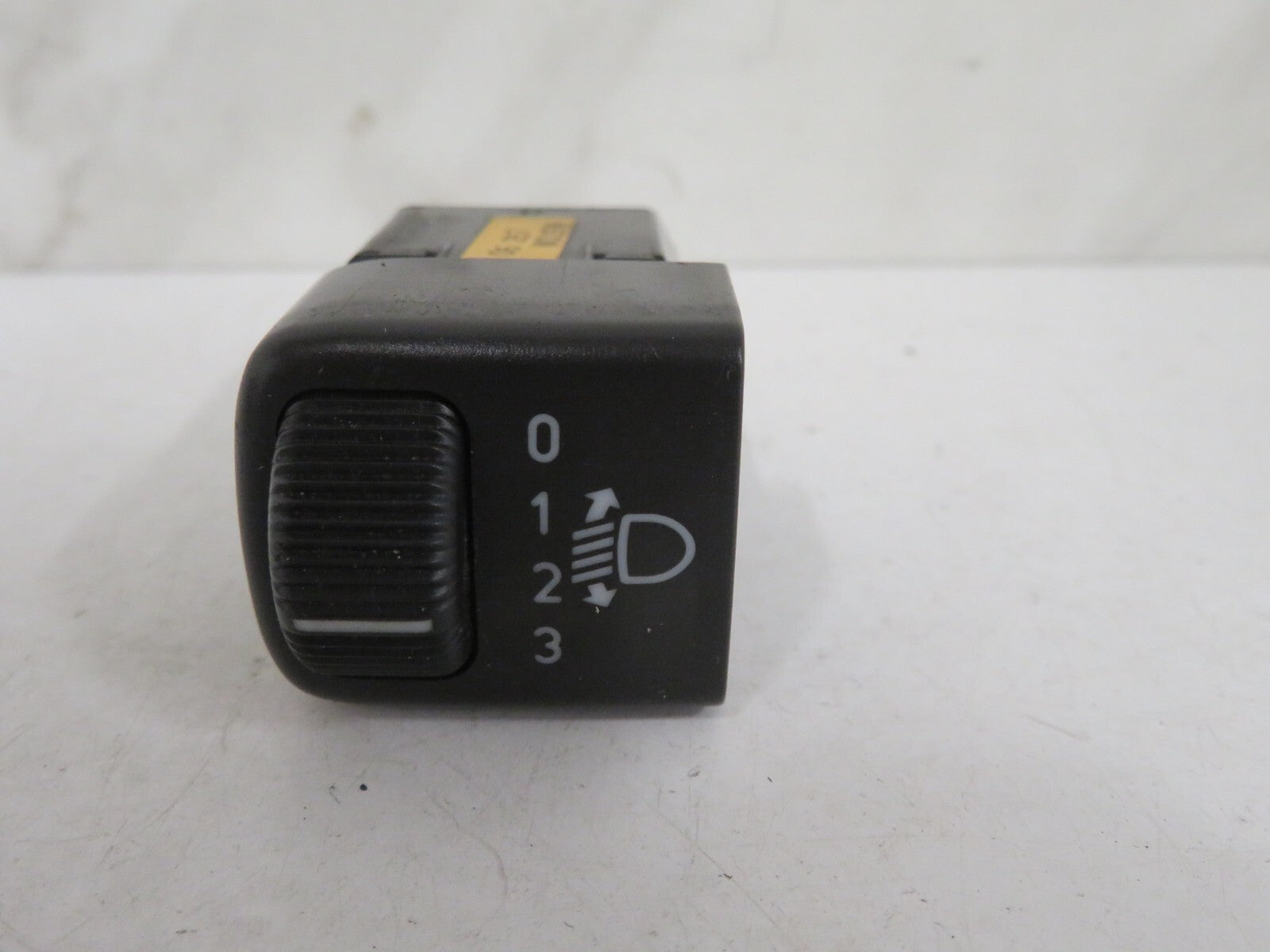 SAAB 93 9-3 HEADLIGHT LEVEL SWITCH 5106257 1998-2002 SB20