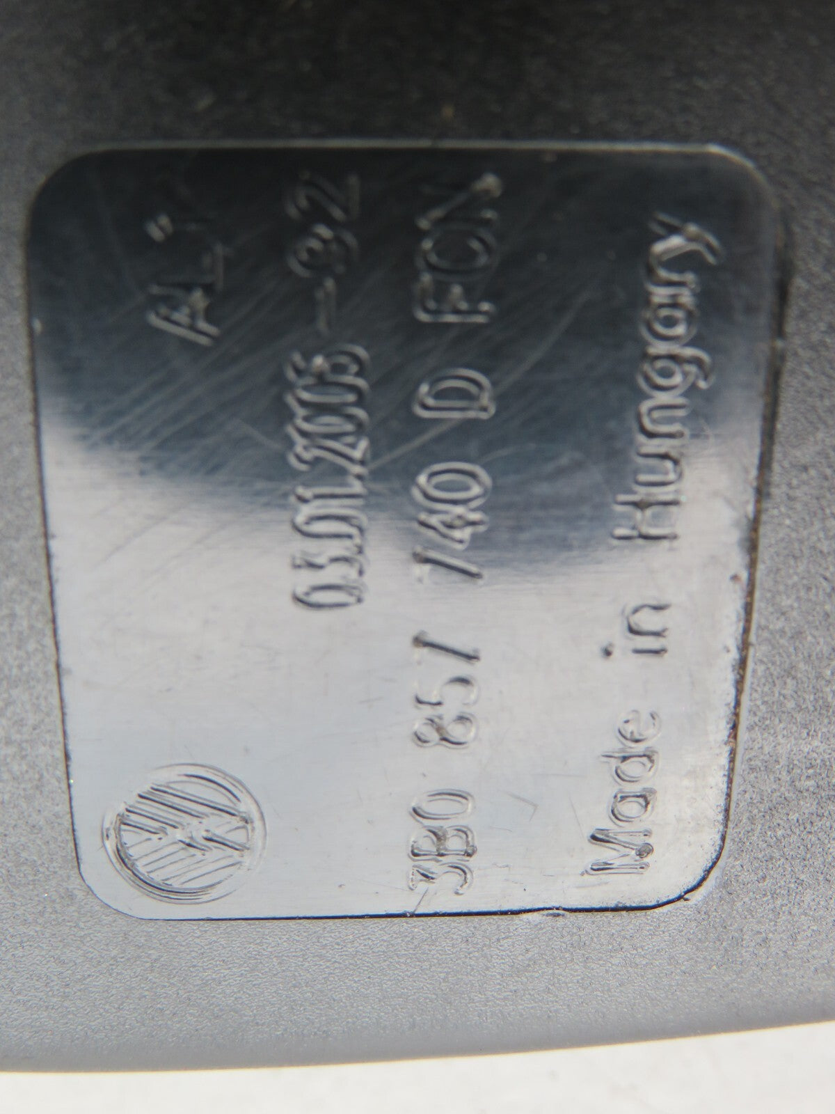 VOLKSWAGEN VW PASSAT B5.5 OSR SEAT BELT BUCKLE 3B0857740D 01-05 AMS1348-2