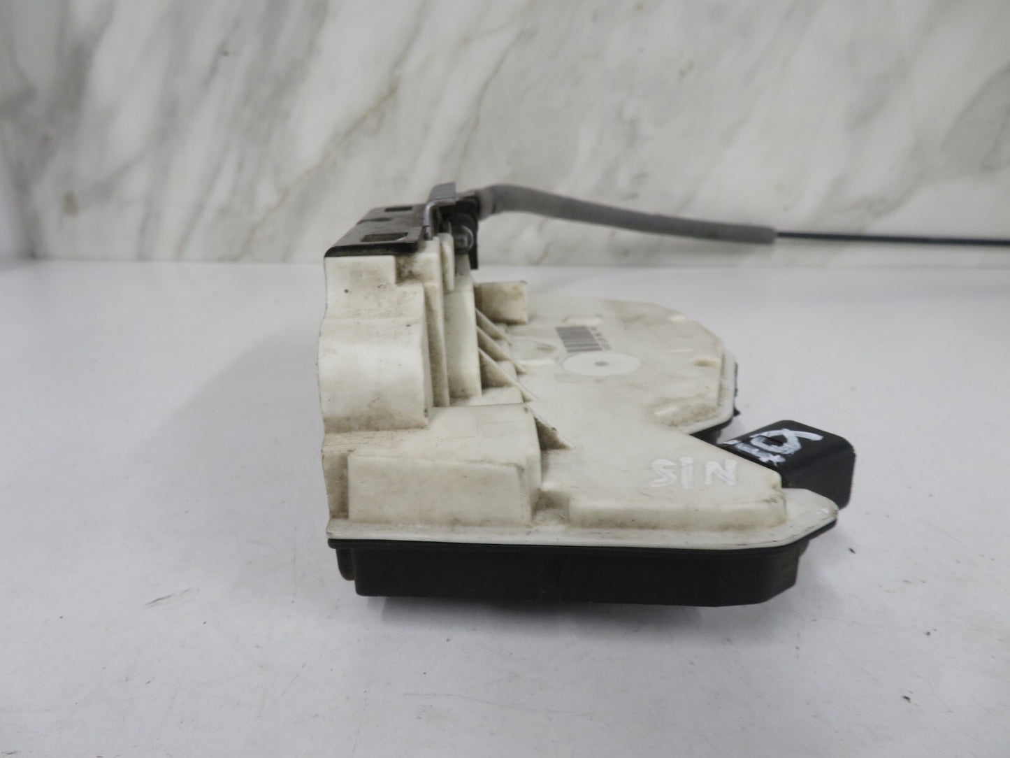 VW SCIROCCO NSF PASSENGER DOOR LOCK CATCH 5N2837015A 2009-2016 STMIX1458-6