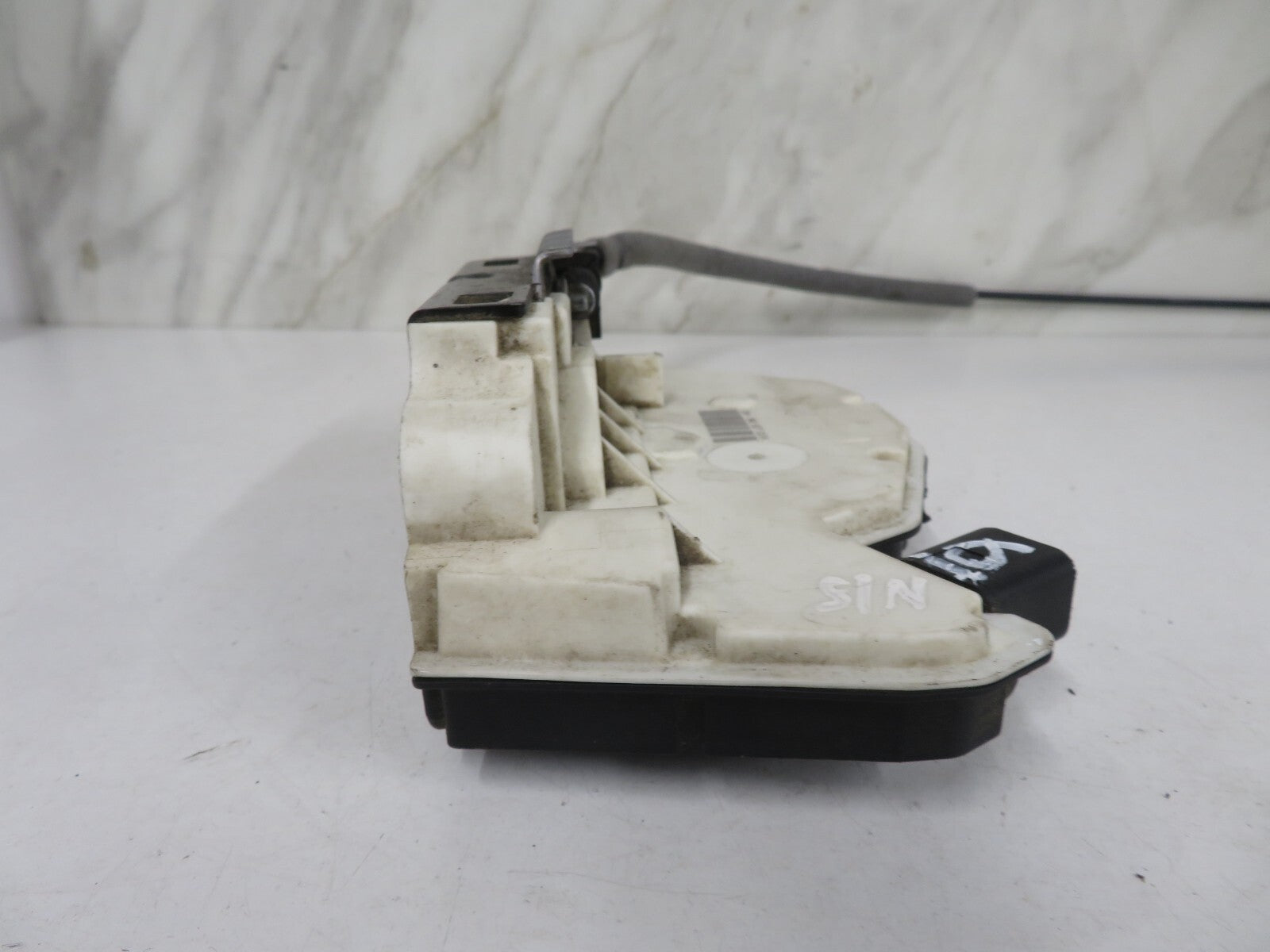 VW SCIROCCO NSF PASSENGER DOOR LOCK CATCH 5N2837015A 2009-2016 STMIX1458-6