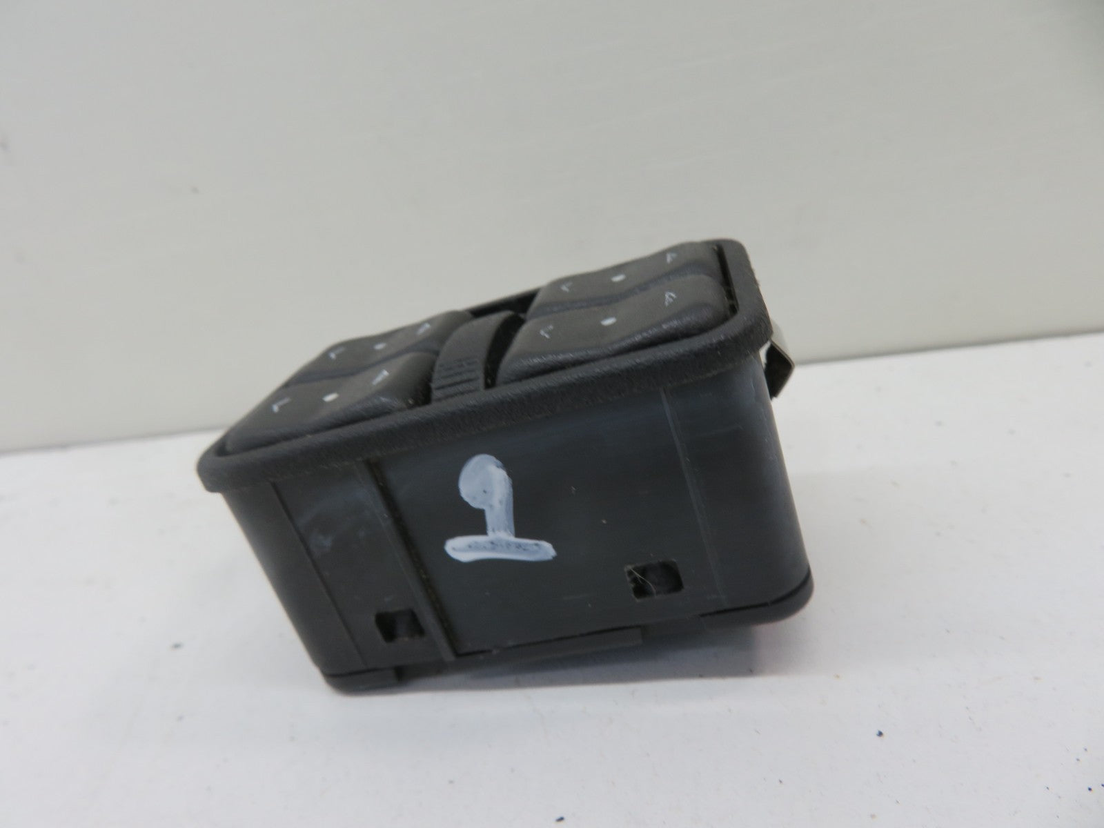 VAUXHALL ZAFIRA A  OS DRIVER WINDOW SWITCHES 90561086 1999-2005 1353-9