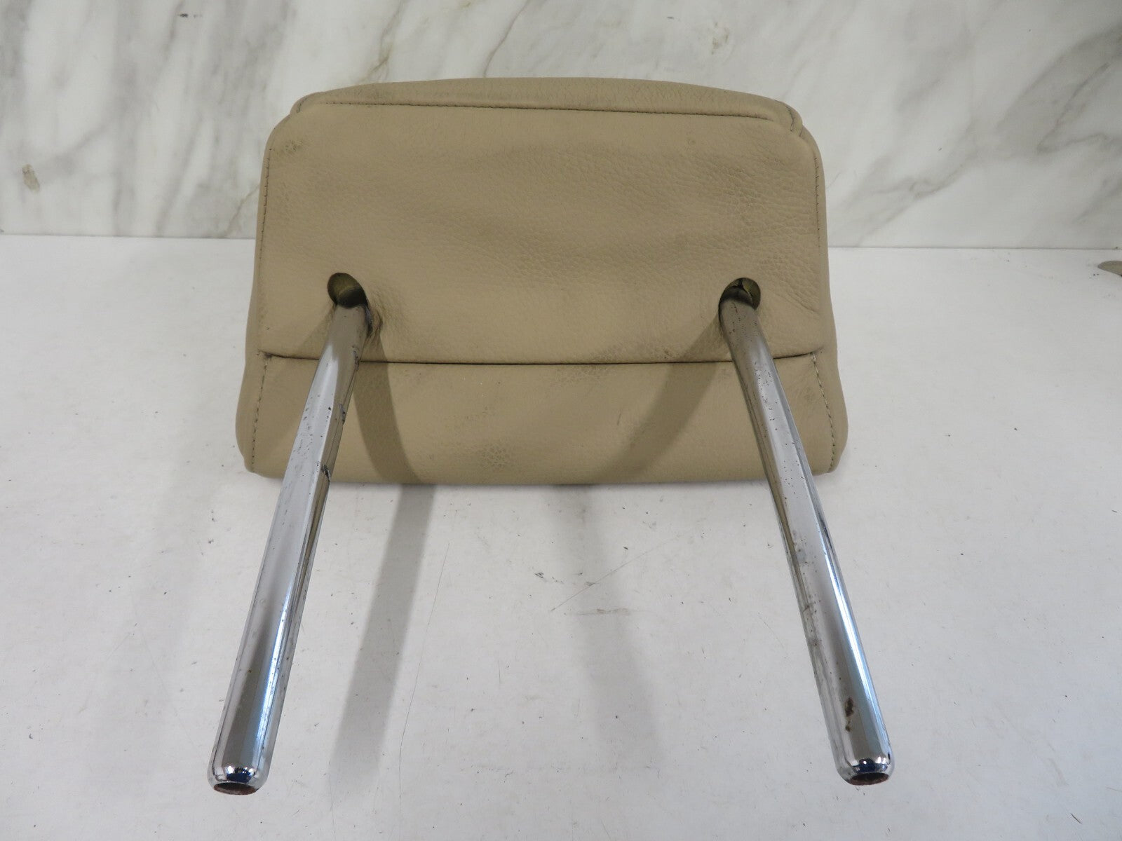 BMW X5 E53 REAR LEATHER HEAD REST BEIGE 1999-2006 M1544-3