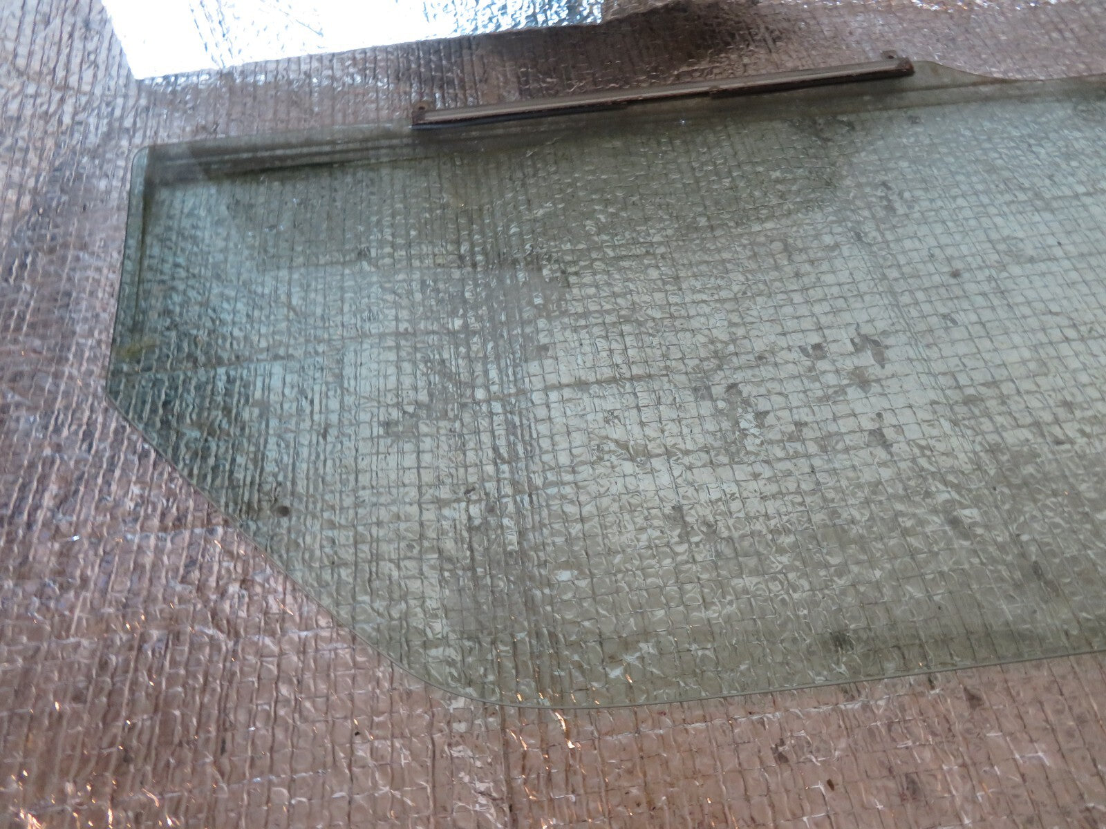 SUZUKI JIMNY NSF PASSENGER WINDOW GLASS 1998-2018