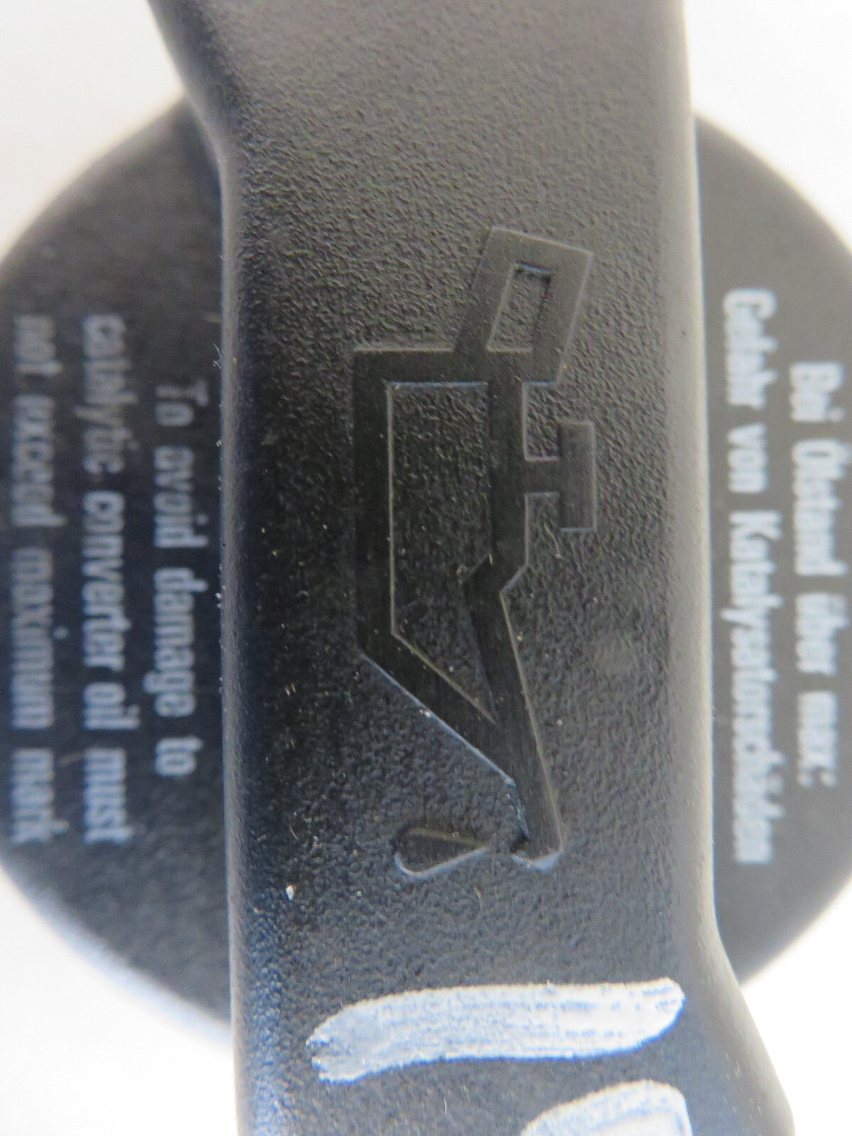 AUDI A8 D2 ENGINE OIL CAP 1998-2002 A1636-19