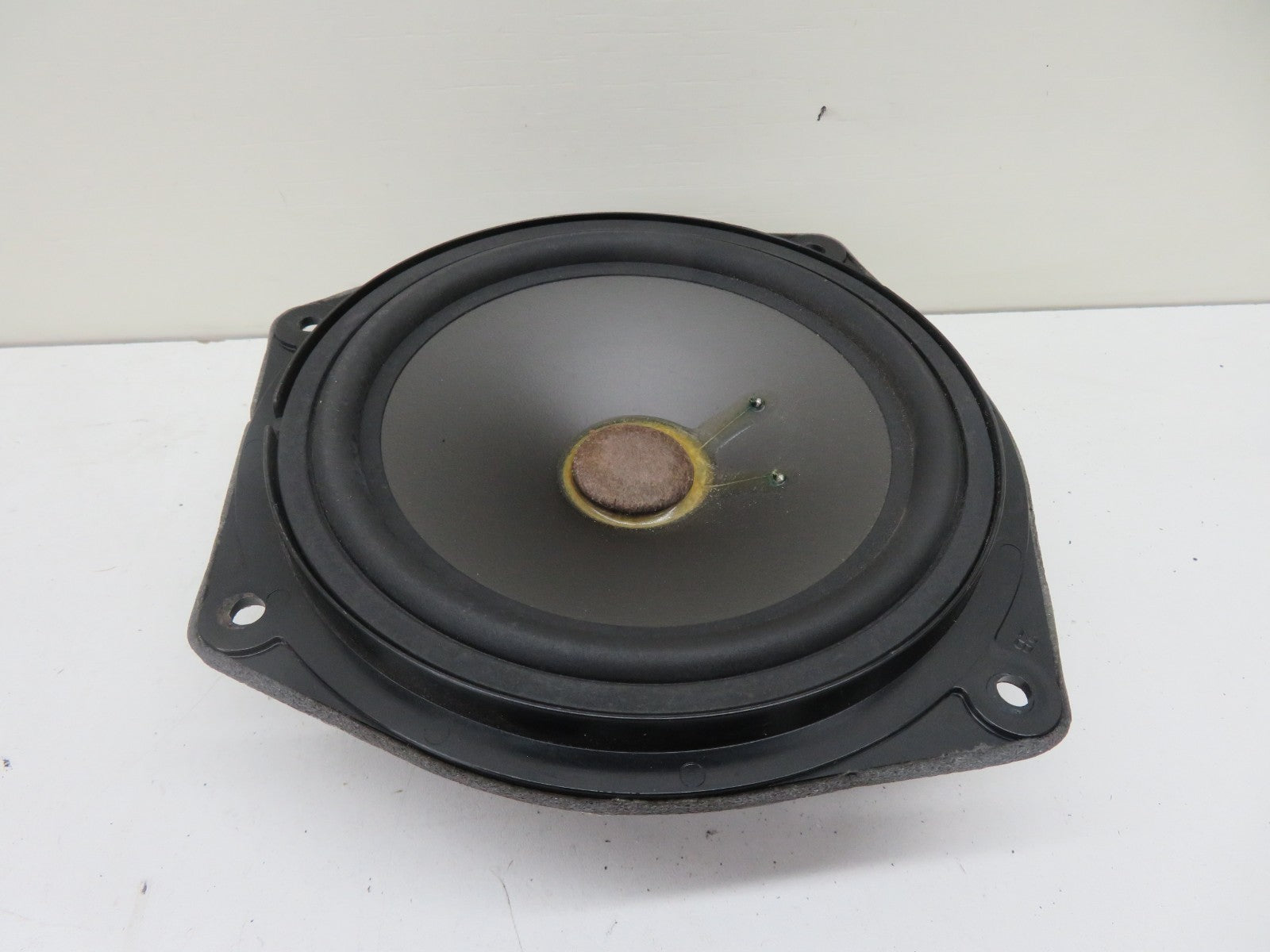 LAND ROVER FREELANDER 1 DOOR SPEAKER HARMON KARDON XQM101591 2004-2006 1672-16