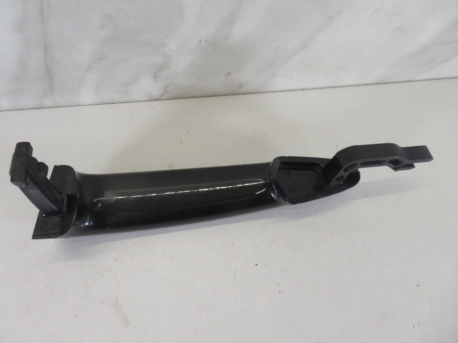 BMW 1 SERIES E88 OS DRIVER DOOR HANDLE 2007-2013 A1218-12