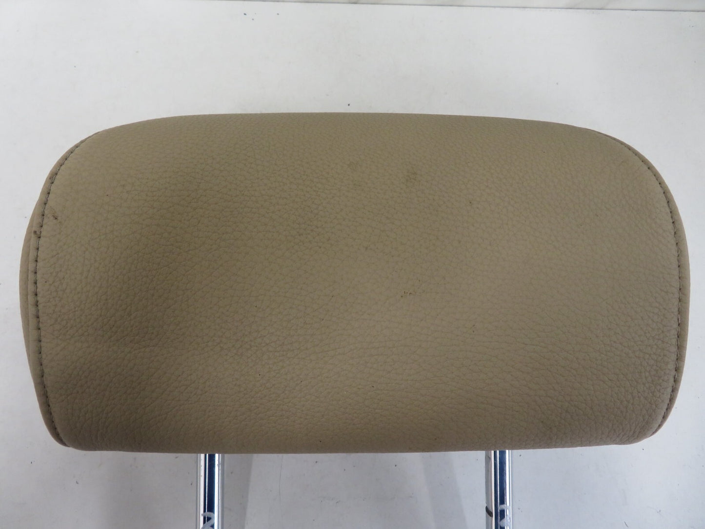 BMW X5 E53 REAR LEATHER HEAD REST BEIGE 1999-2006 M1544-3