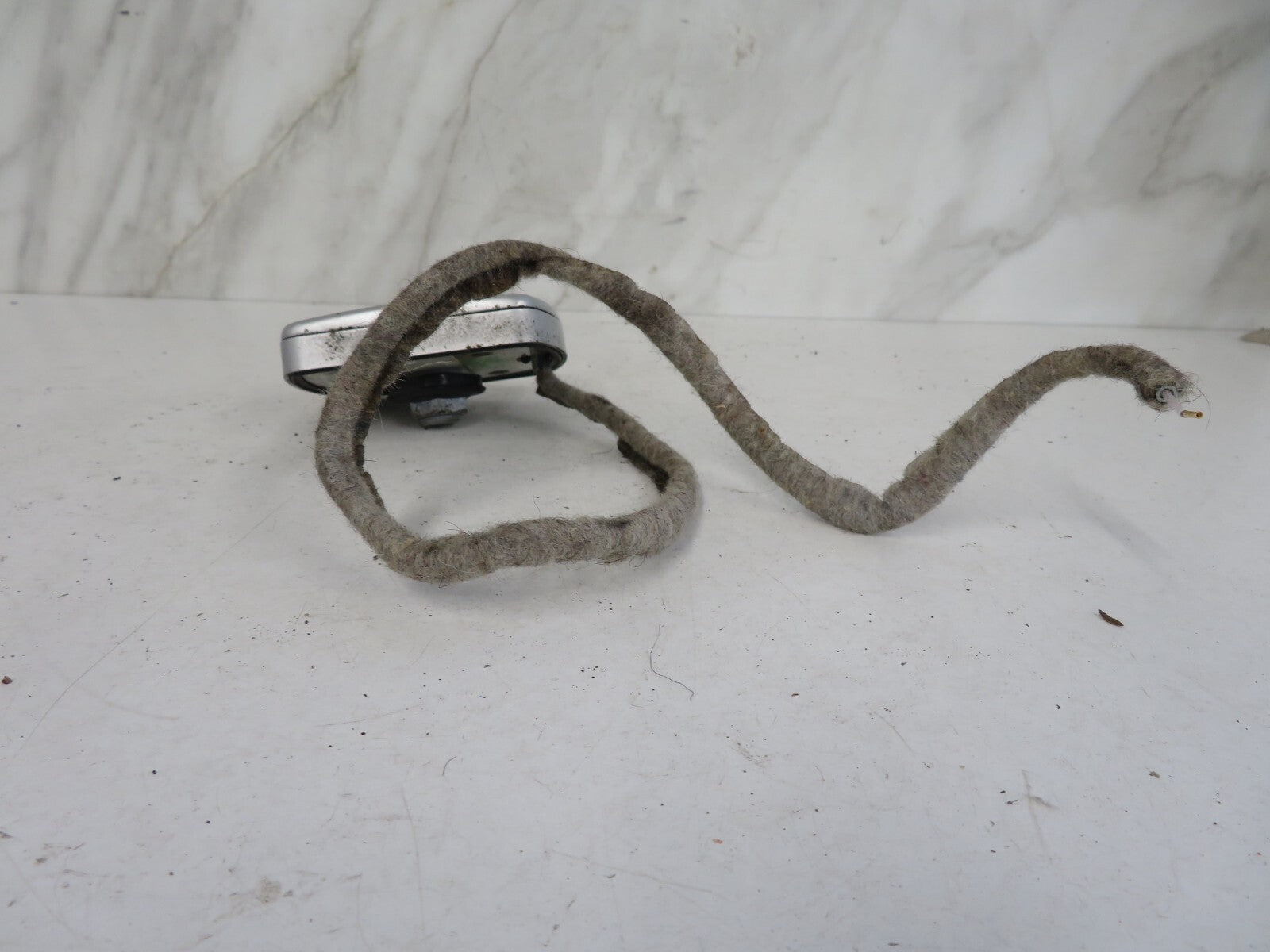 AUDI A8 D2 GPS AERIAL ANTENNA 4D0919889 1998-2002 A1636-13