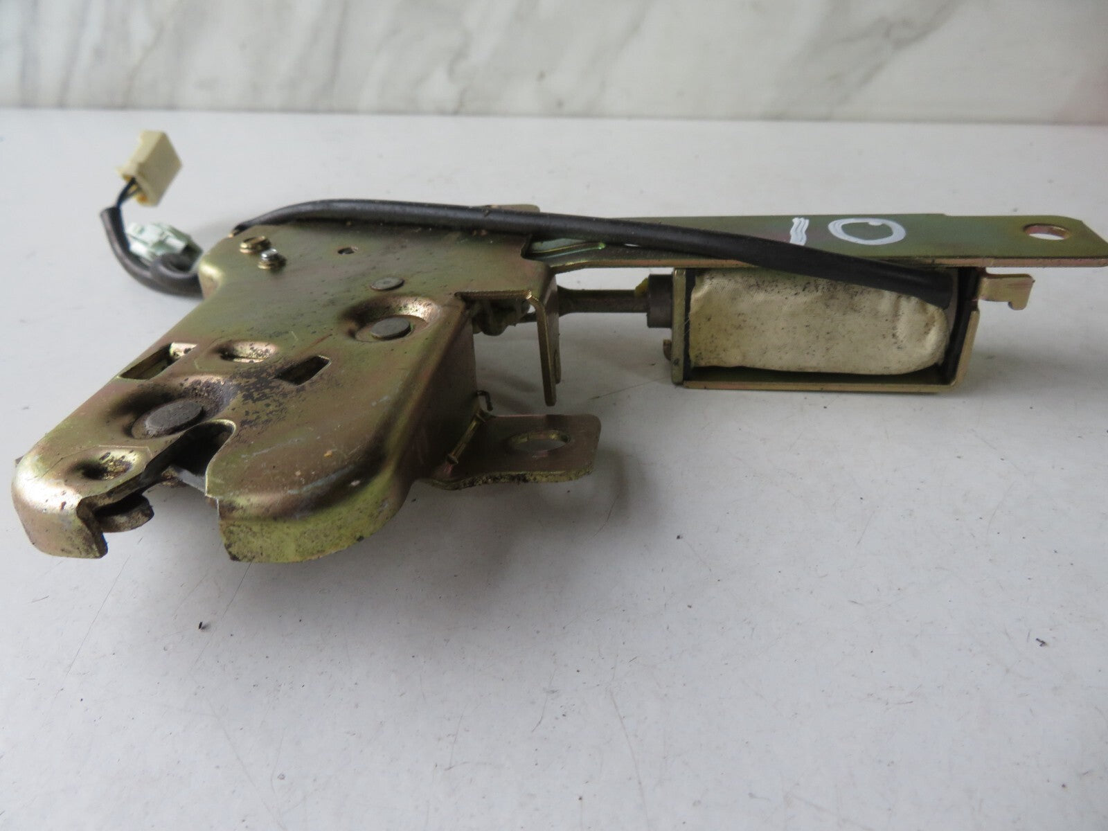 MAZDA MX5 MK2 TAILGATE BOOT LOCK CATCH 1998-2004 A1450-10