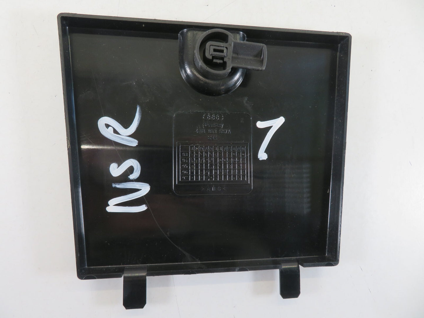 AUDI A8 D2 NSR LIGHT ACCESS TRIM 4D0863507A 1994-2003 A1344-7