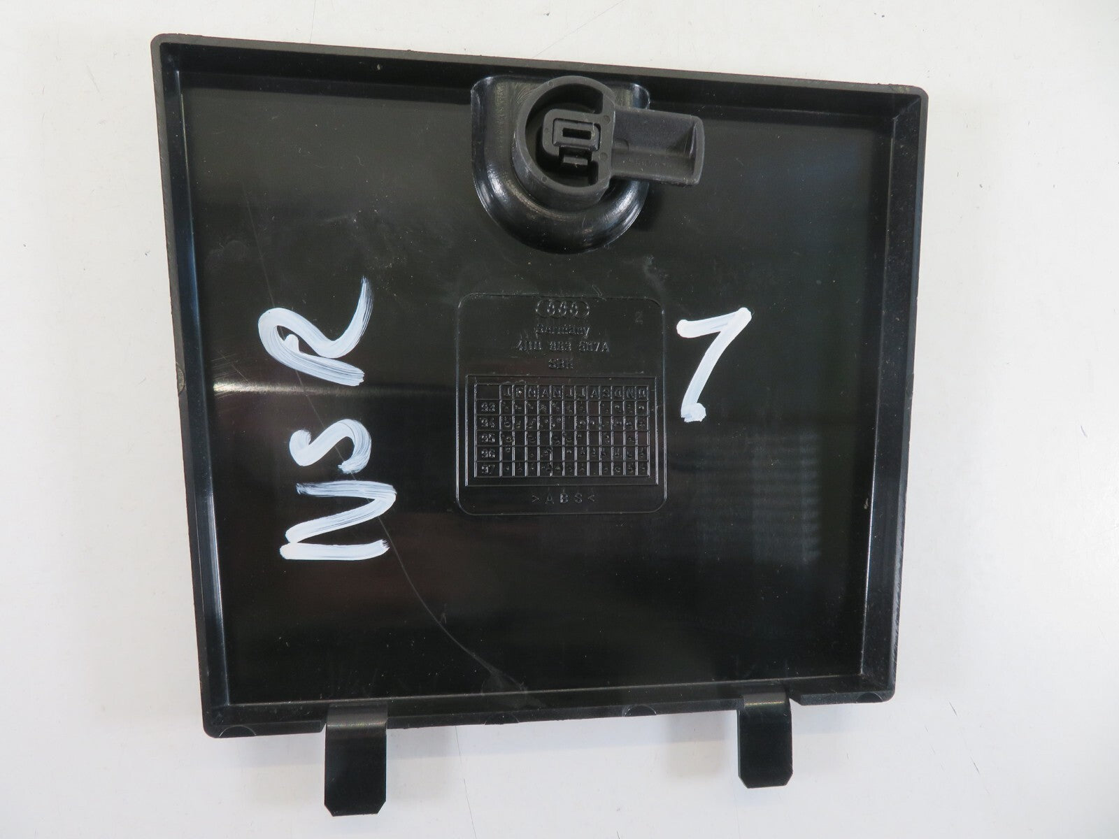 AUDI A8 D2 NSR LIGHT ACCESS TRIM 4D0863507A 1994-2003 A1344-7