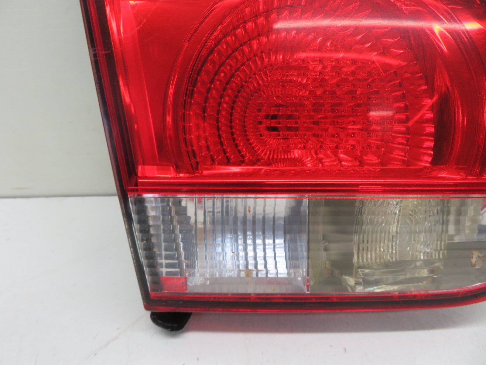 VW GOLF MK6 NS PASSENGER INNER REAR TAIL LIGHT 89090894 2009-2013 1546-5