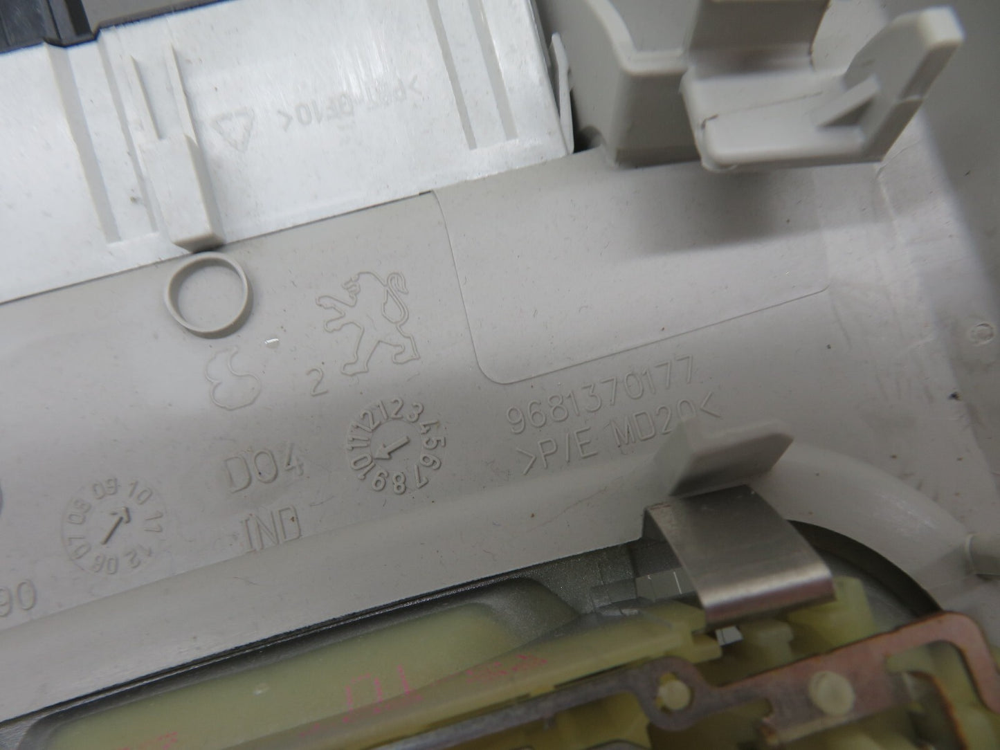 PEUGEOT 3008 INTERIOR ROOF LIGHT 9681370177 2008-2016 1421-3