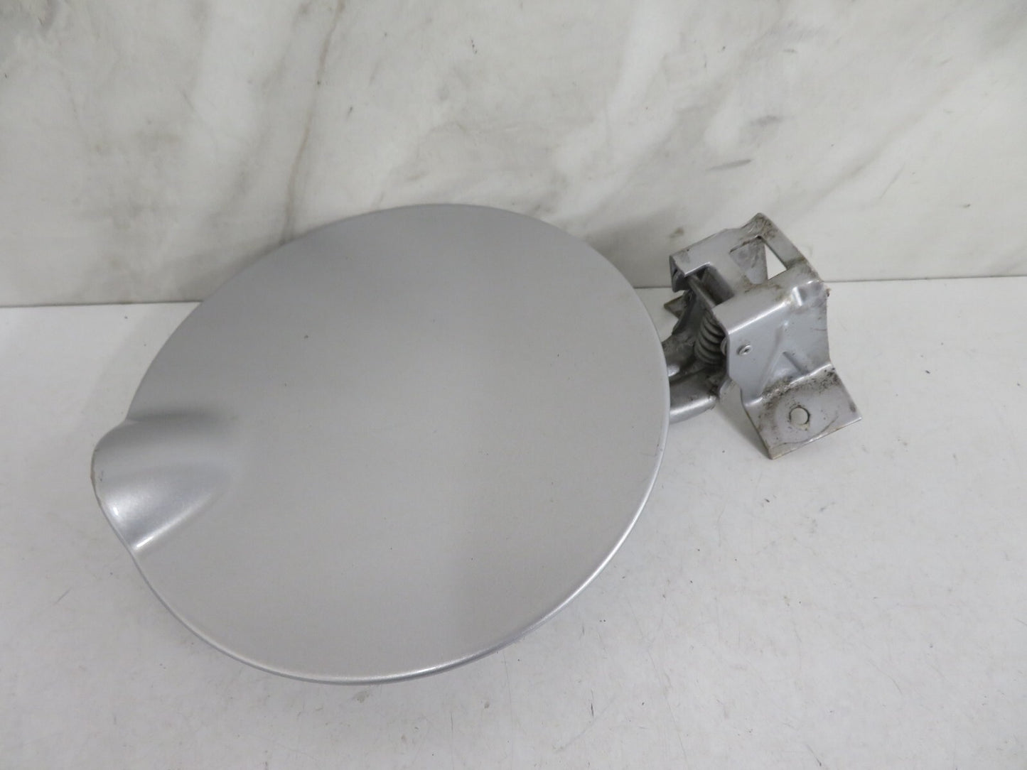 SAAB 93 9-3 FUEL TANK DOOR FLAP 5190962 1998-2001 1617-9