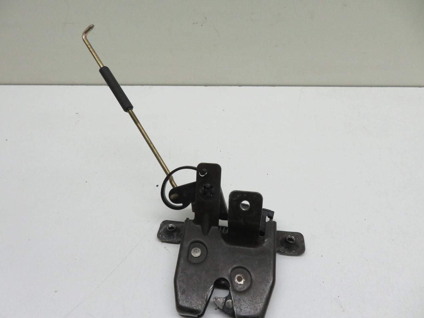 BMW E36 3 SERIES TAILGATE BOOT LOCK CATCH 81737211 1991-1998 1756-5