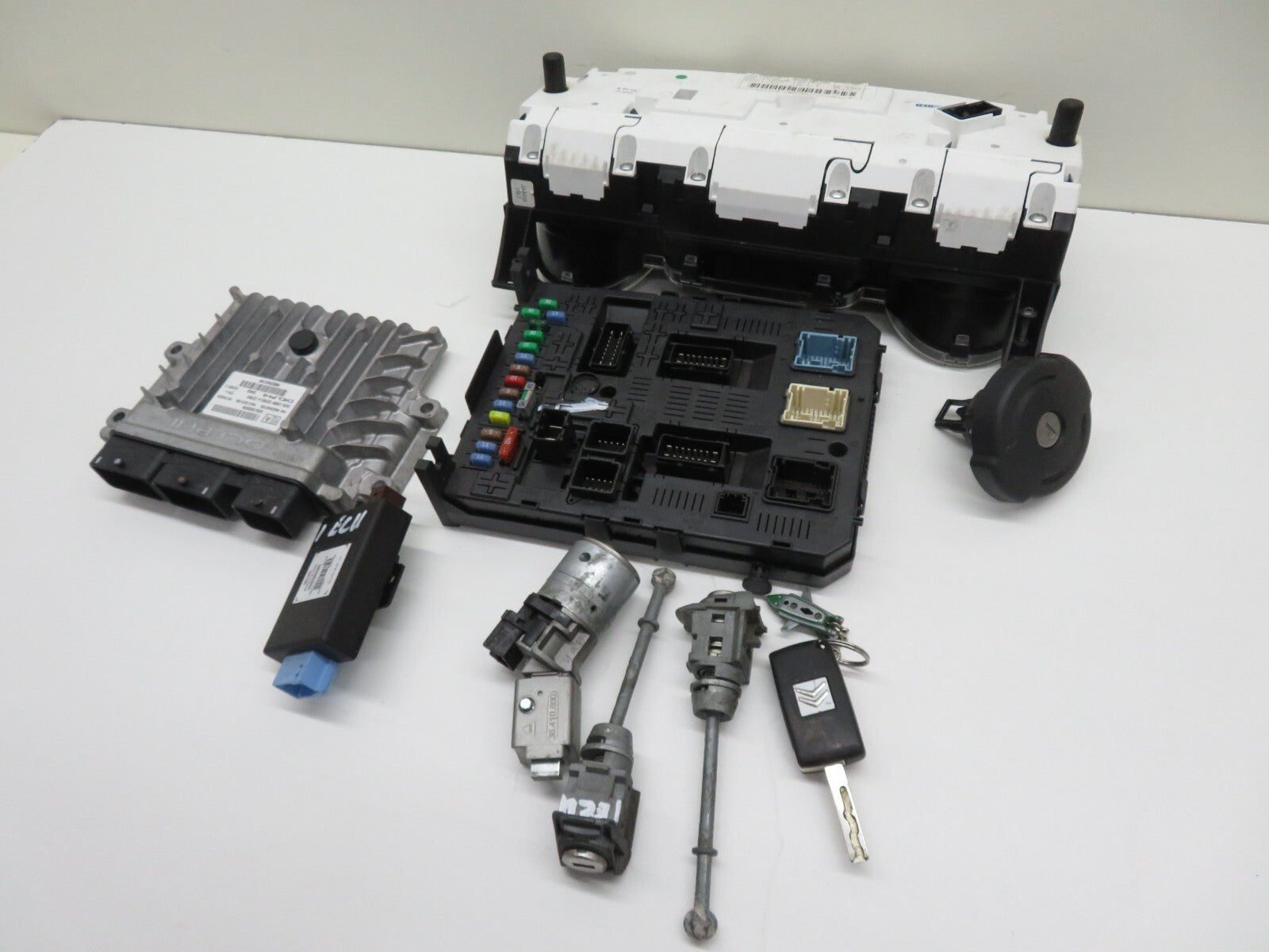 CITROEN C5 X7 ENGINE ECU LOCK SET 9663548180 2008-2015 1528