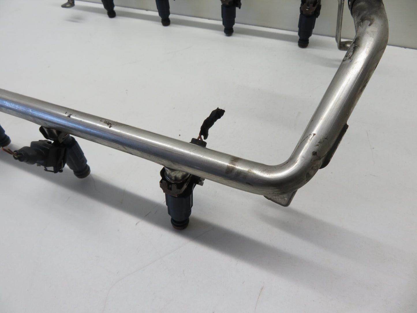 PORSCHE CAYENNE 955 V8 FUEL INJECTORS AND RAIL 0280156101 2003-2006 1804-2