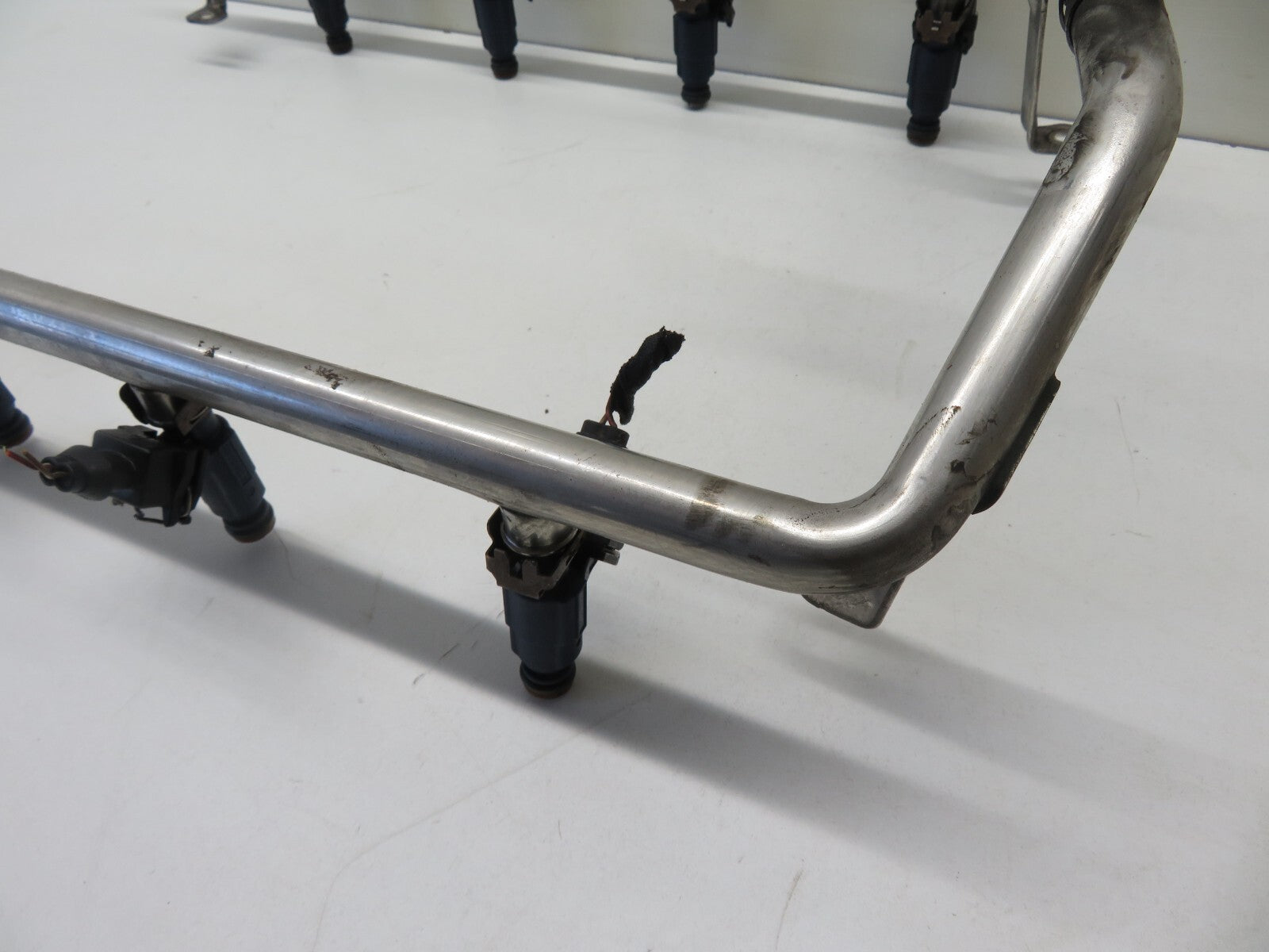 PORSCHE CAYENNE 955 V8 FUEL INJECTORS AND RAIL 0280156101 2003-2006 1804-2