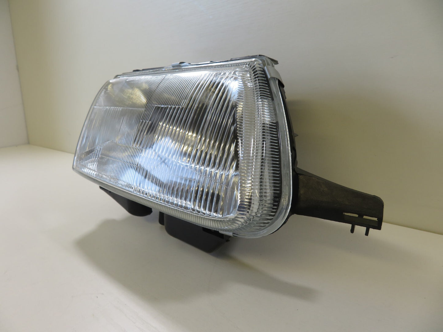 OS DRIVER RH HEADLIGHT DEPO 552-1106R-RD-EM FITS CITROEN SAXO 1996-2003 #LS1