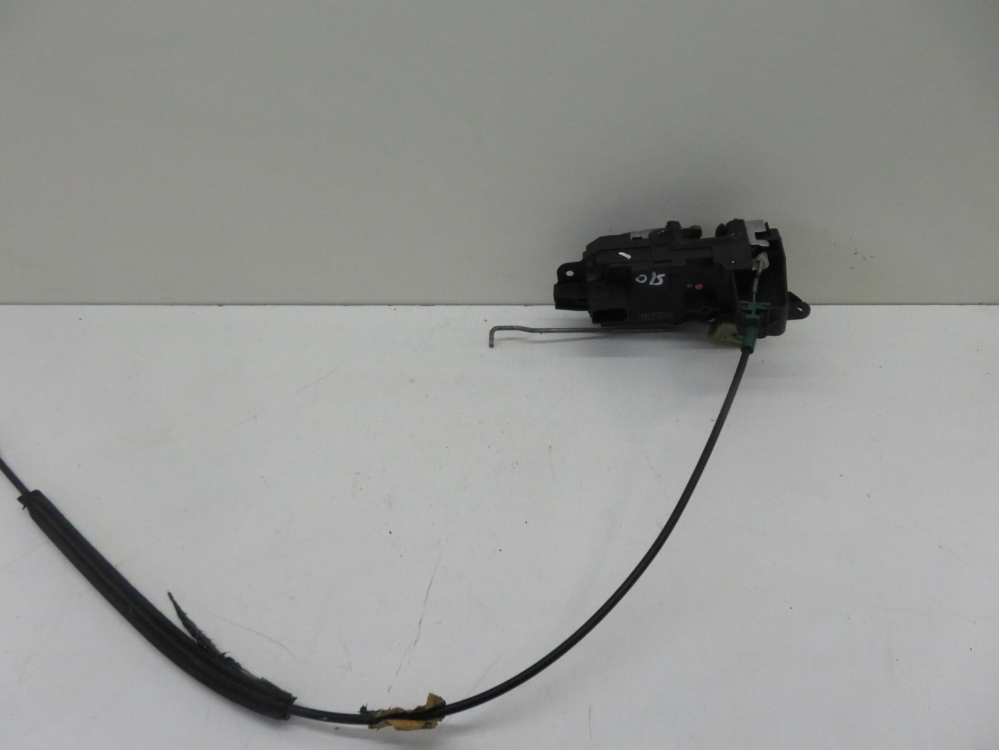 VAUXHALL TIGRA B OS DRIVER DOOR LOCK CATCH 93162567 2004-2009 A45-1