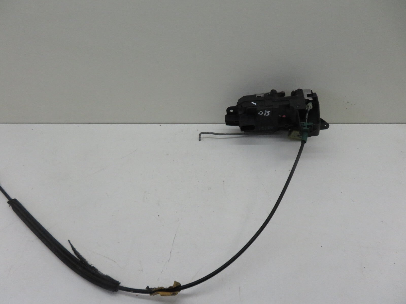 VAUXHALL TIGRA B OS DRIVER DOOR LOCK CATCH 93162567 2004-2009 A45-1