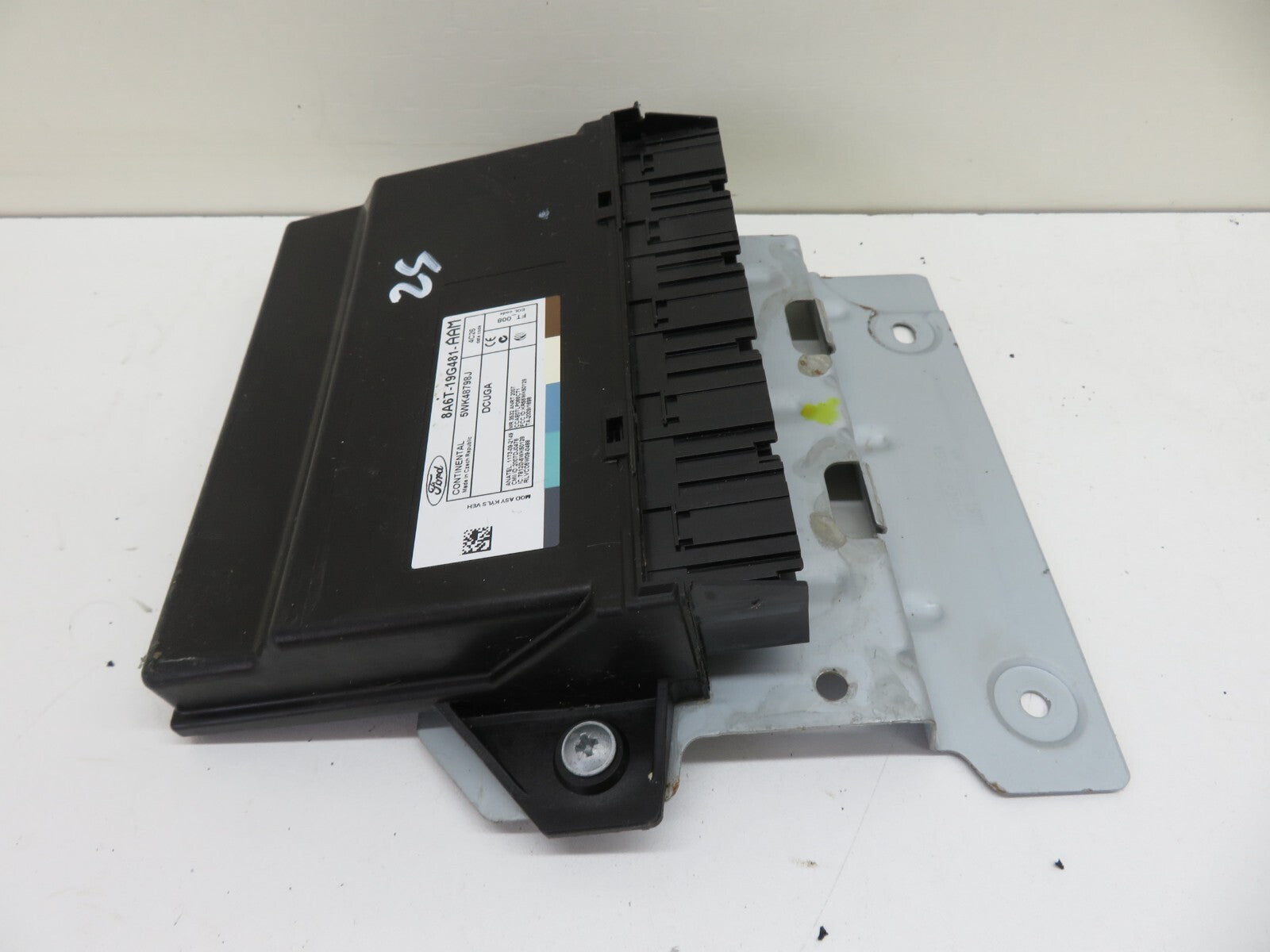 FORD FIESTA MK7 ST180 CENTRAL LOCKING MODULE 8A6T-19G481-AAM 2013-2017