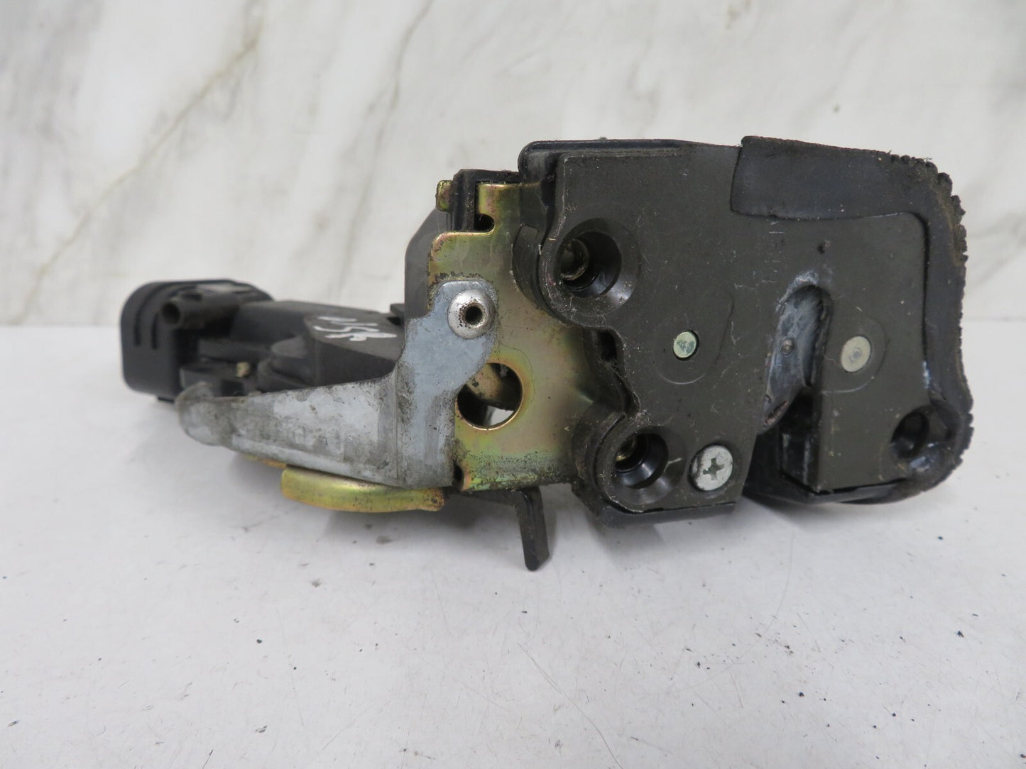 SUZUKI GRAND VITARA 5DR NSR PASSENGER REAR DOOR LOCK CATCH 1998-2005 1447-4